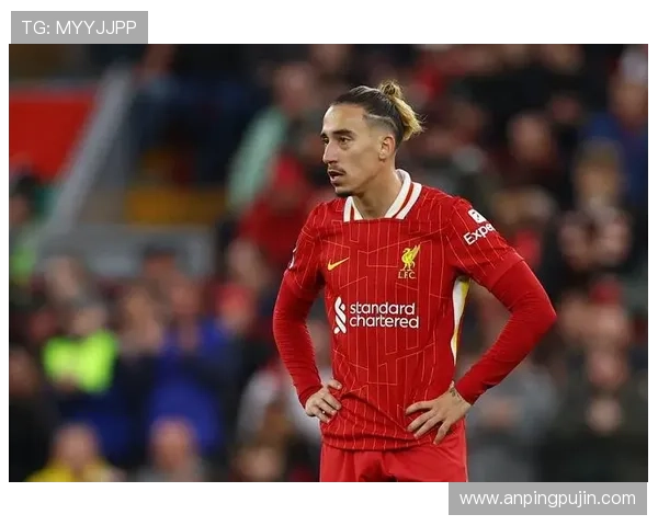 齐米卡斯错穿球衣延迟登场风波